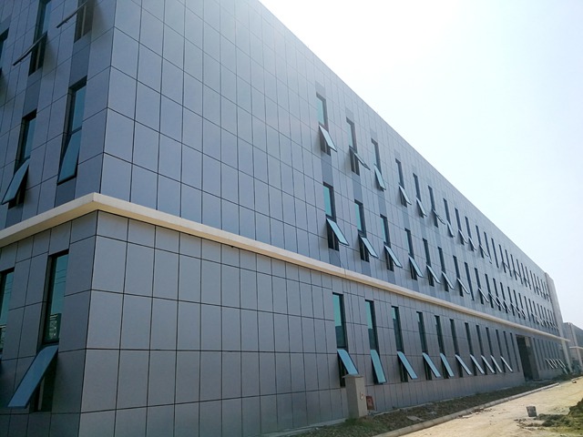 四川成都外墻保溫裝飾一體板 陶瓷巖棉氟碳金屬漆一體板 廠家安裝施工